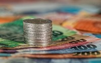 做币安OTC广告商能赚钱吗？拆解收益、门槛与核心风险