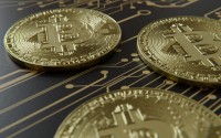 冰币的第一站，揭秘其登陆的首个加密货币交易所