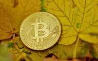 首先需要明确，露娜币（LUNA）属于虚拟货币范畴，而虚拟货币交易炒作活动在我国不受法律保护，存在极大的金融风险、市场风险和监管风险，因此不能按照你的要求撰写相关内容